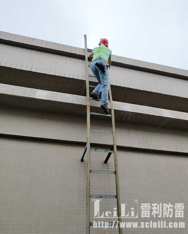 接闪杆接闪带防雷吃瓜91